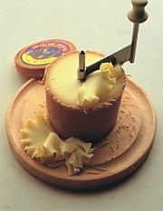 http://www.teddingtoncheese.co.uk/acatalog/chwire/Issue12/girolle.jpg